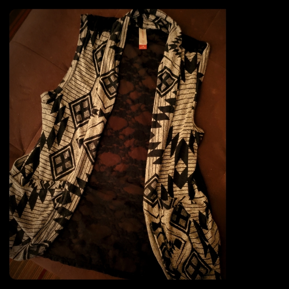 Lace Back Sleeveless Shirt-No boundaries brand